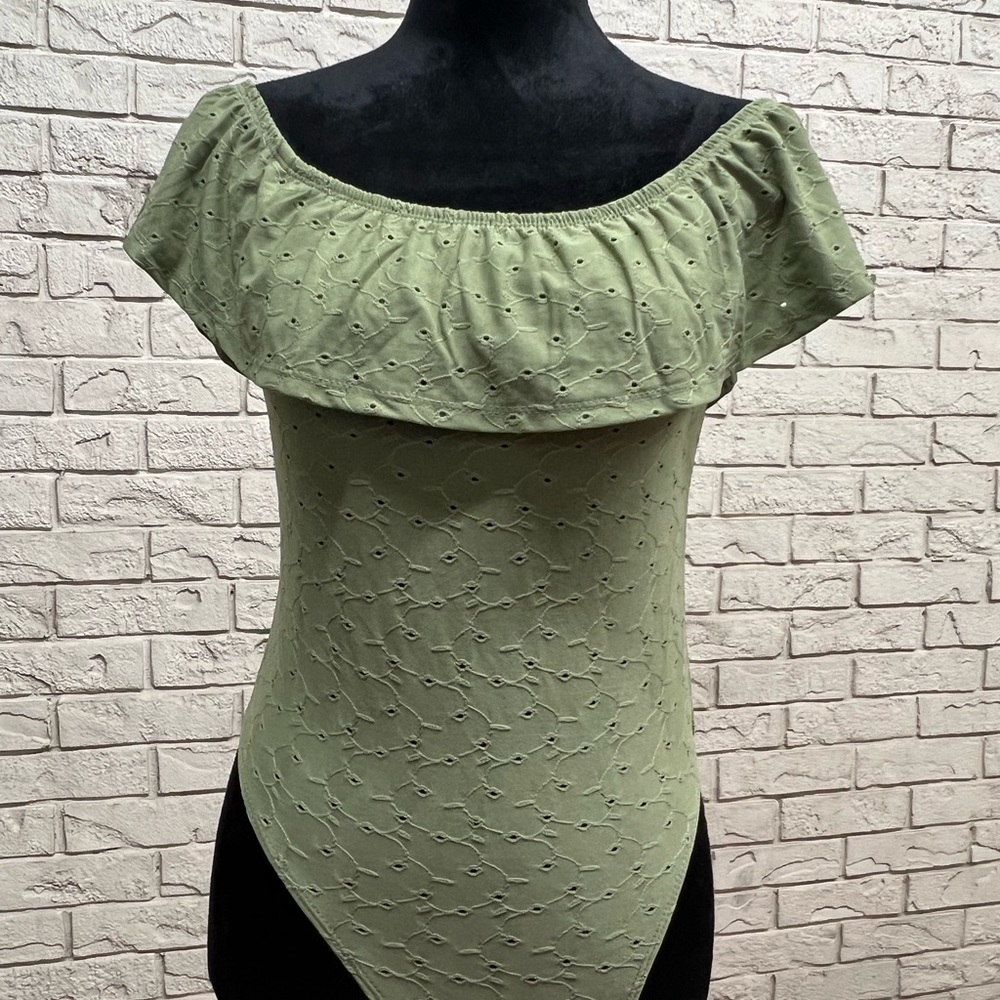 Off shoulder bodysuit